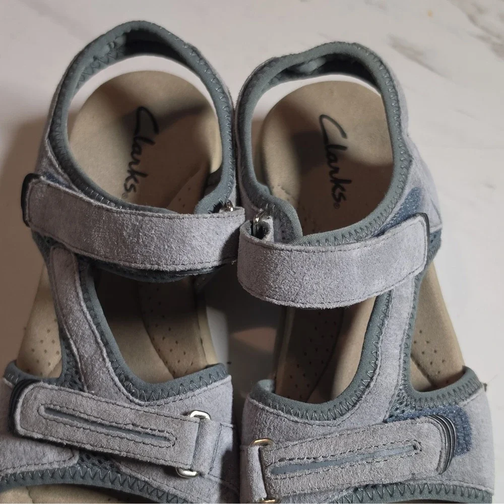 Clarks Women's Blue/Beige Strappy Hook & Loop Leather Sandals US 7 EU 39